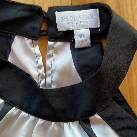 Two awesome blouses for the price of one!!! - Picture 2 of 4